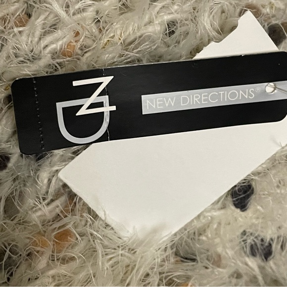 ND New Directions Women's Infinity Loop Soft Scarf Ivory Story One Size - Picture 6 of 7